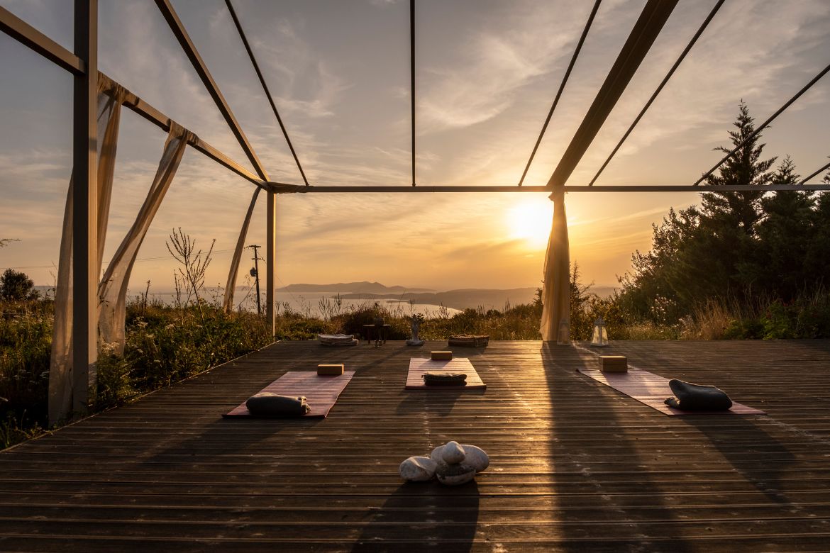 yoga retreat finikounda chamaloni